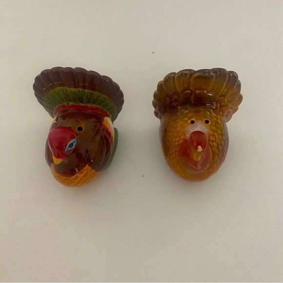 Thanksgiving Harvest Turkey Salt and Pepper Shakers (Not Sure What Brand) - Picture 5 of 5